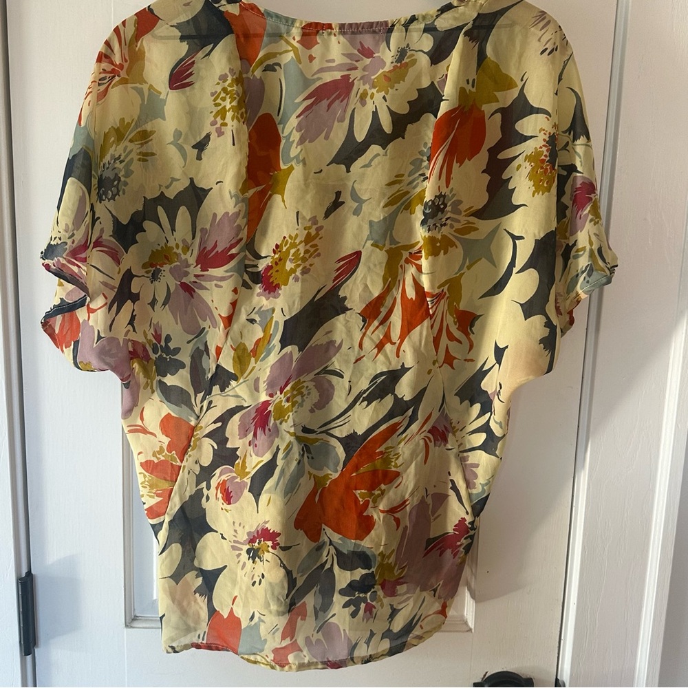 Inspire Multicolor Floral Blouse - Picture 3 of 6